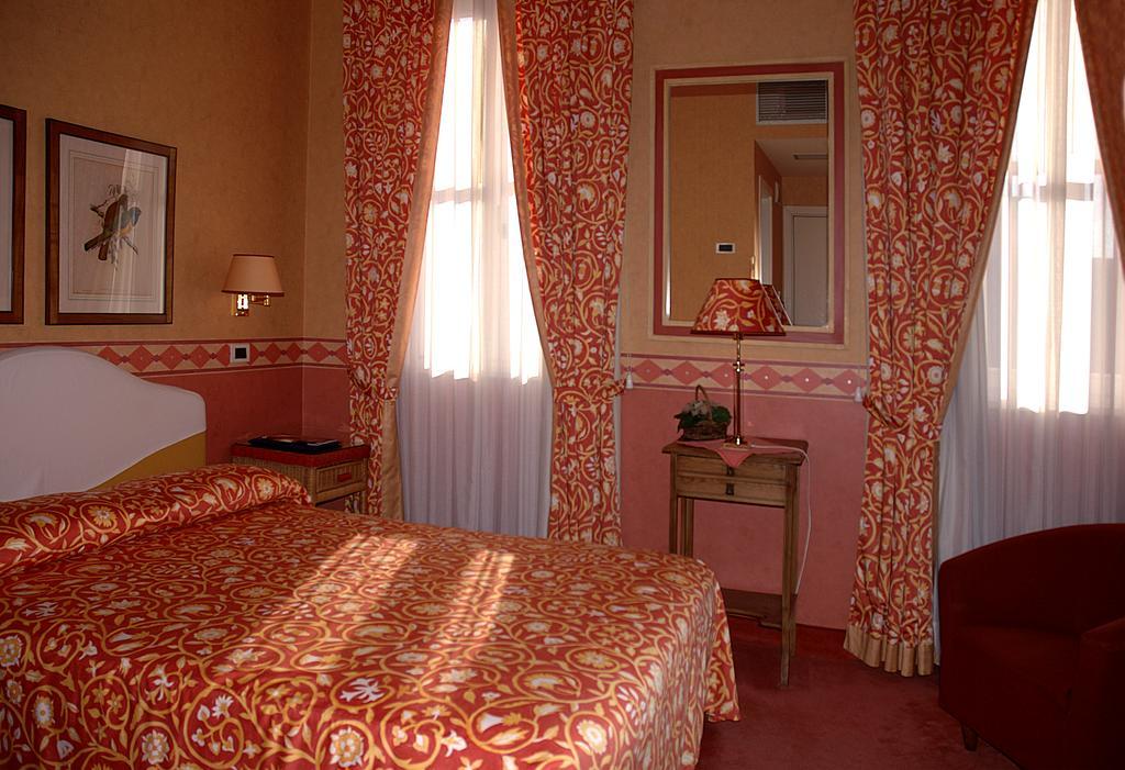 Hotel Colombia Trieste Exterior photo